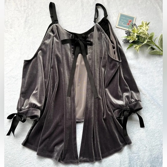 Women’s Sz Medium Couter Velvet Gray Blouse Cold Shoulder with Adjustable Straps - Picture 2 of 14